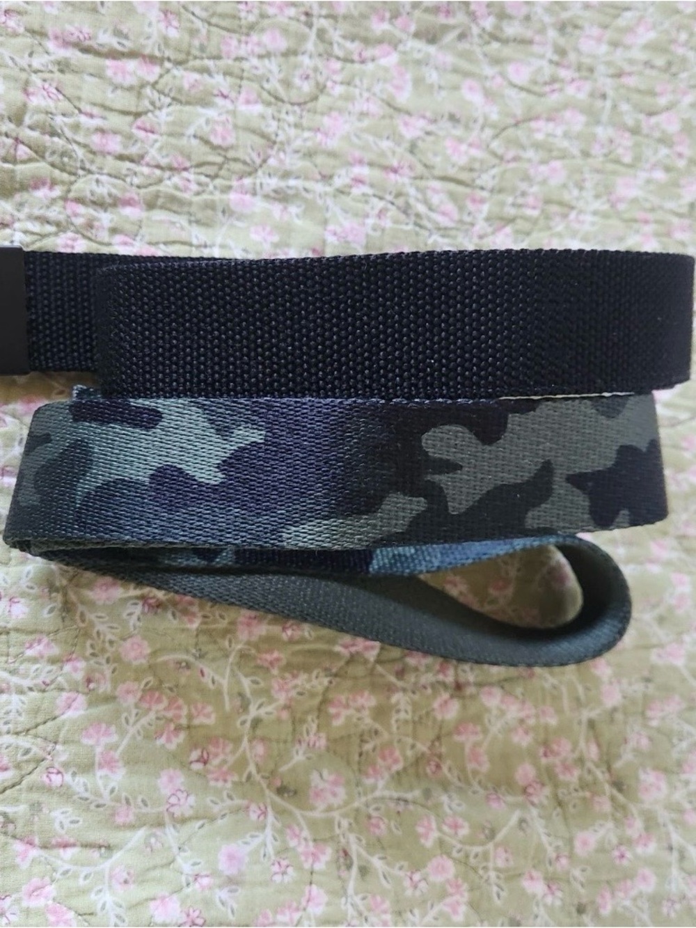 Lot of 2 Hurley Men's Adjustable Web Belts
Black & Camo Webbing Straps 48"